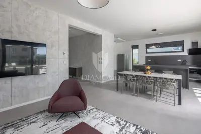 Vila 310 m², Svetvinčenat - blizu centra i bazen 10 x 5 m - 5
