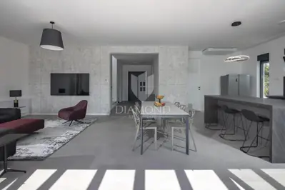 Vila 310 m², Svetvinčenat - blizu centra i bazen 10 x 5 m - 3