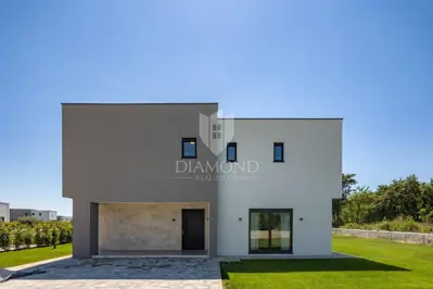 Vila 310 m², Svetvinčenat - blizu centra i bazen 10 x 5 m - 21