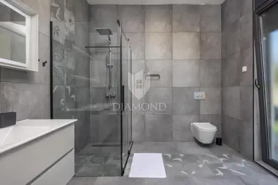 Vila 310 m², Svetvinčenat - blizu centra i bazen 10 x 5 m - 14