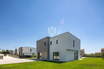 Vila 310 m², Svetvinčenat - blizu centra i bazen 10 x 5 m - 20