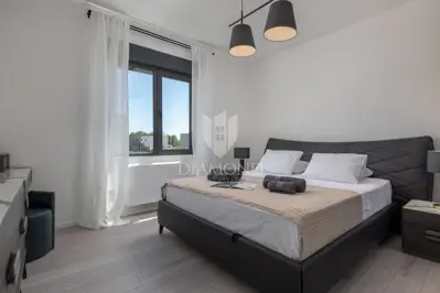 Vila 310 m², Svetvinčenat - blizu centra i bazen 10 x 5 m - 11