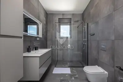 Vila 310 m², Svetvinčenat - blizu centra i bazen 10 x 5 m - 10