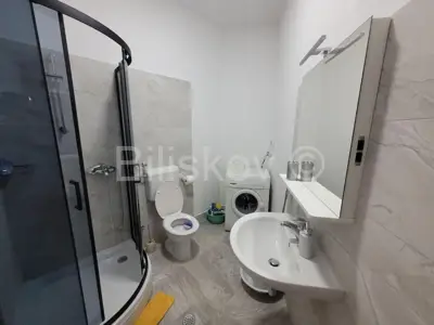 Centar, uređen četverosoban stan, odlična investicija - 7