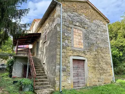Steinhaus 143 m², Klarići bei Buzet, ruhige Lage