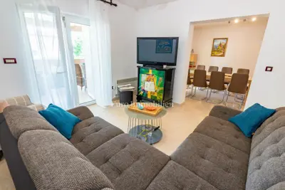 House for sale in Malinska, 330 m² - 13