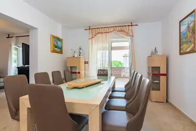 House for sale in Malinska, 330 m² - 14