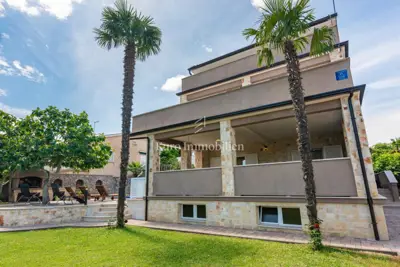 House for sale in Malinska, 330 m² - 2