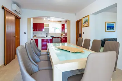 House for sale in Malinska, 330 m² - 16