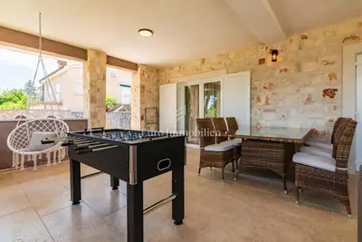 House for sale in Malinska, 330 m² - 11