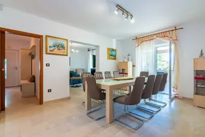 House for sale in Malinska, 330 m² - 15