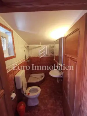 Apartmanska kuća s tri apartmana, otok Vir - 8