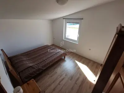 Apartmanska kuća s tri apartmana, otok Vir - 4