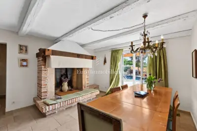 Prekrasna samostojeća vila s bazenom - 7