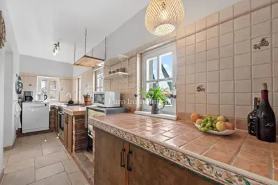 Prekrasna samostojeća vila s bazenom - 9