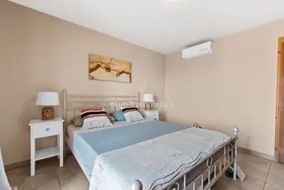 Prekrasna samostojeća vila s bazenom - 12