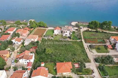 Građevinsko zemljište 2.576 m², Preko - 45 m od mora