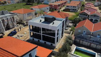 Vir Island - house with six residential units 70 m from the sea