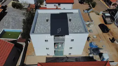 Otok Vir - kuća sa šest stambenih jedinica 70 m od mora - 2