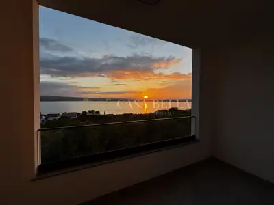 Crikvenica, Dramalj - zweigeschossige Wohnung in Neubau