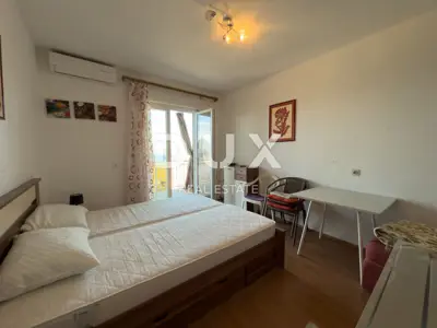 NOVI VINODOLSKI, KLENOVICA - House for workers - 10