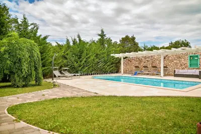 Otok Krk - vila s bazenom okružena zelenilom - 3