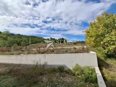 Baugrundstück, Pićan - ruhige Lage und Blick auf Učka - 5