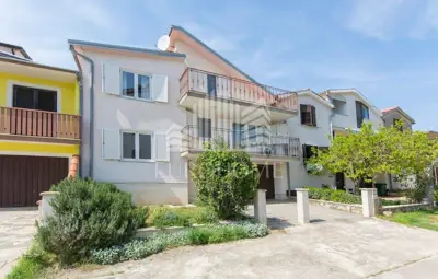 ZADAR, NOVIGRAD, Kuća za radnike, višekatnica, 230.00 m² - 2