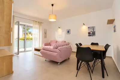 Pula, Moderne Wohnung mit zwei Schlafzimmern und Pool