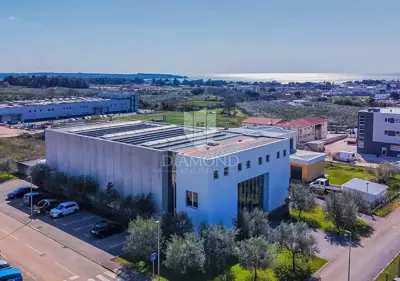 Business hall 787 m², Novigrad - solar power plant 30 kW - 2