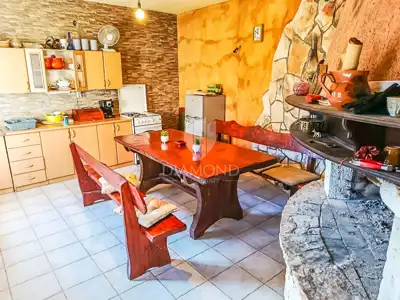 Kuća 300 m², Režanci - potpuno renovirana i namještena - 11