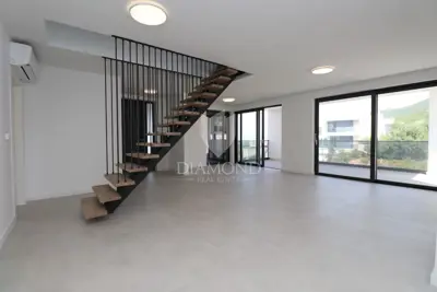 Wohnung zum Kauf in Crikvenica, 150 m² - 3