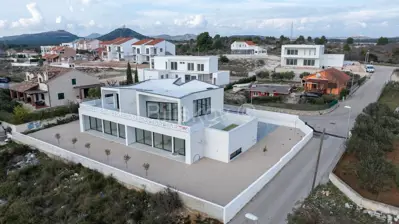 Vodice, novoizgrađen dvojni objekt, 2 etaže, vrt, bazen - 22