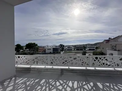 Vodice, novoizgrađen dvojni objekt, 2 etaže, vrt, bazen - 7