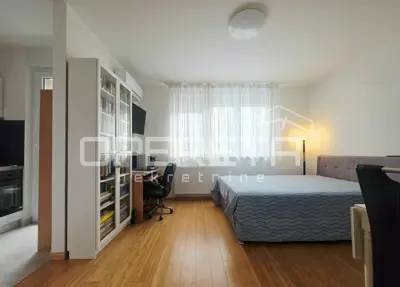 Stan 30 m², Kustošija, sunčan u novijoj zgradi s liftom
