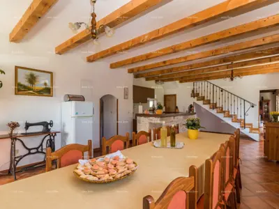 Haus 230 m², Beram bei Pazin - ruhige Lage und großer Hof - 21