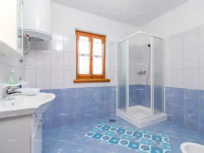 Haus 230 m², Beram bei Pazin - ruhige Lage und großer Hof - 10