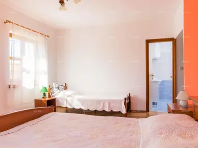 Haus 230 m², Beram bei Pazin - ruhige Lage und großer Hof - 9