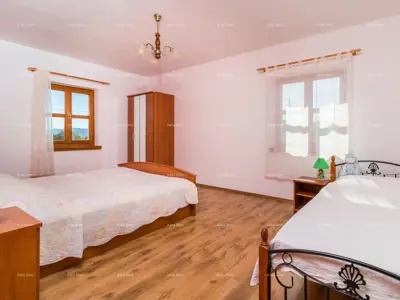Haus 230 m², Beram bei Pazin - ruhige Lage und großer Hof - 8