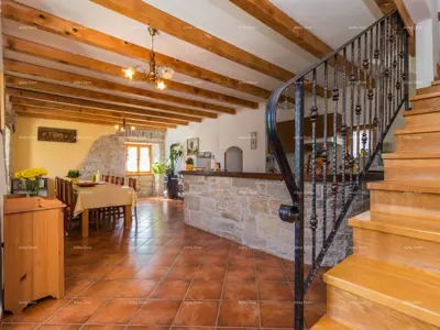 Haus 230 m², Beram bei Pazin - ruhige Lage und großer Hof - 2