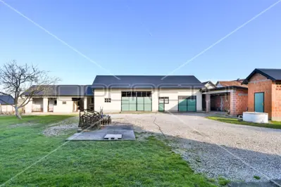 House 300 m², Donji Dragonožec, quiet family location - 15