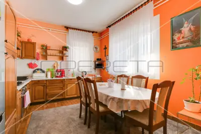 House 300 m², Donji Dragonožec, quiet family location - 20