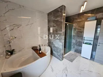 House for sale in Čavle, 350 m² - 4