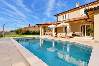 Villa 167 m², Svetvinčenat - Pool und überdachte Terrasse - 2