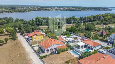 Land plot for sale in Pomer