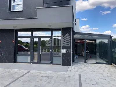 Poslovni prostor 68 m², Sveta Klara, 4 parkirna mjesta