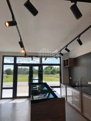 Poslovni prostor 68 m², Sveta Klara, 4 parkirna mjesta - 4