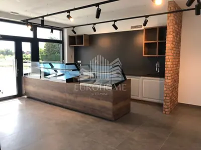 Poslovni prostor 68 m², Sveta Klara, 4 parkirna mjesta - 6