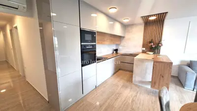 Apartman s bazenom na prestižnoj lokaciji! - 8