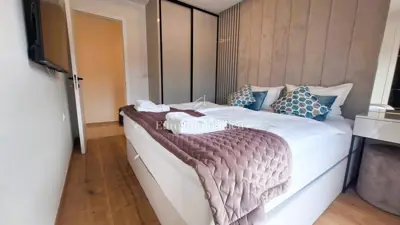 Apartman s bazenom na prestižnoj lokaciji! - 18